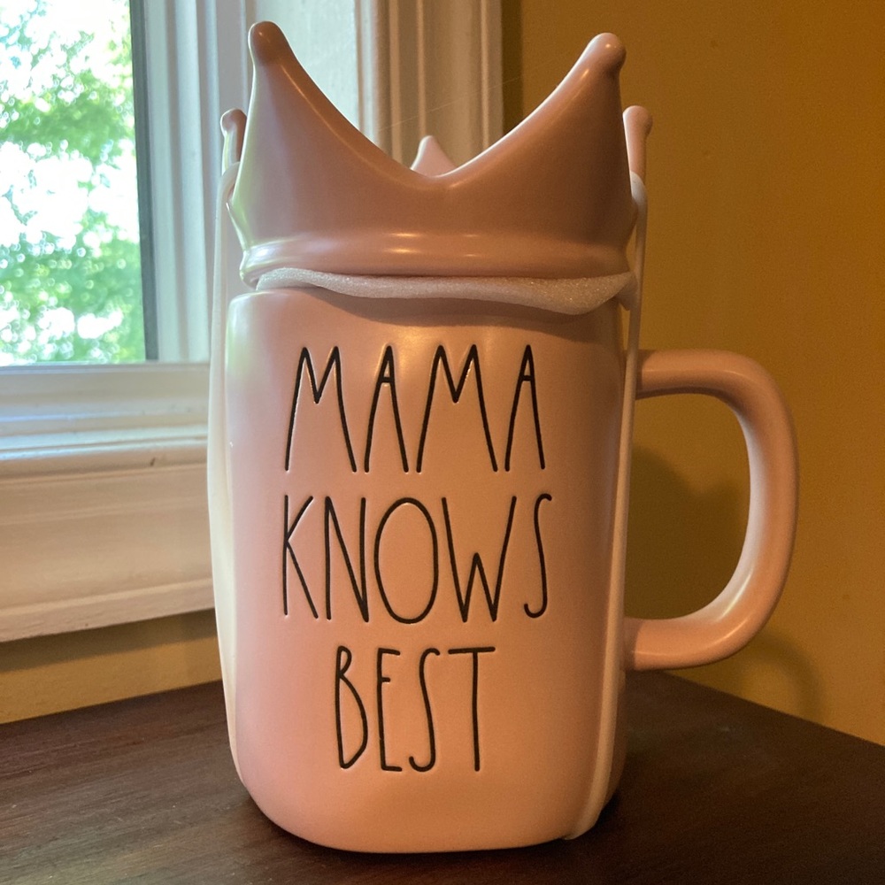 Rae Dunn “Mama Knows Best” mug with lid